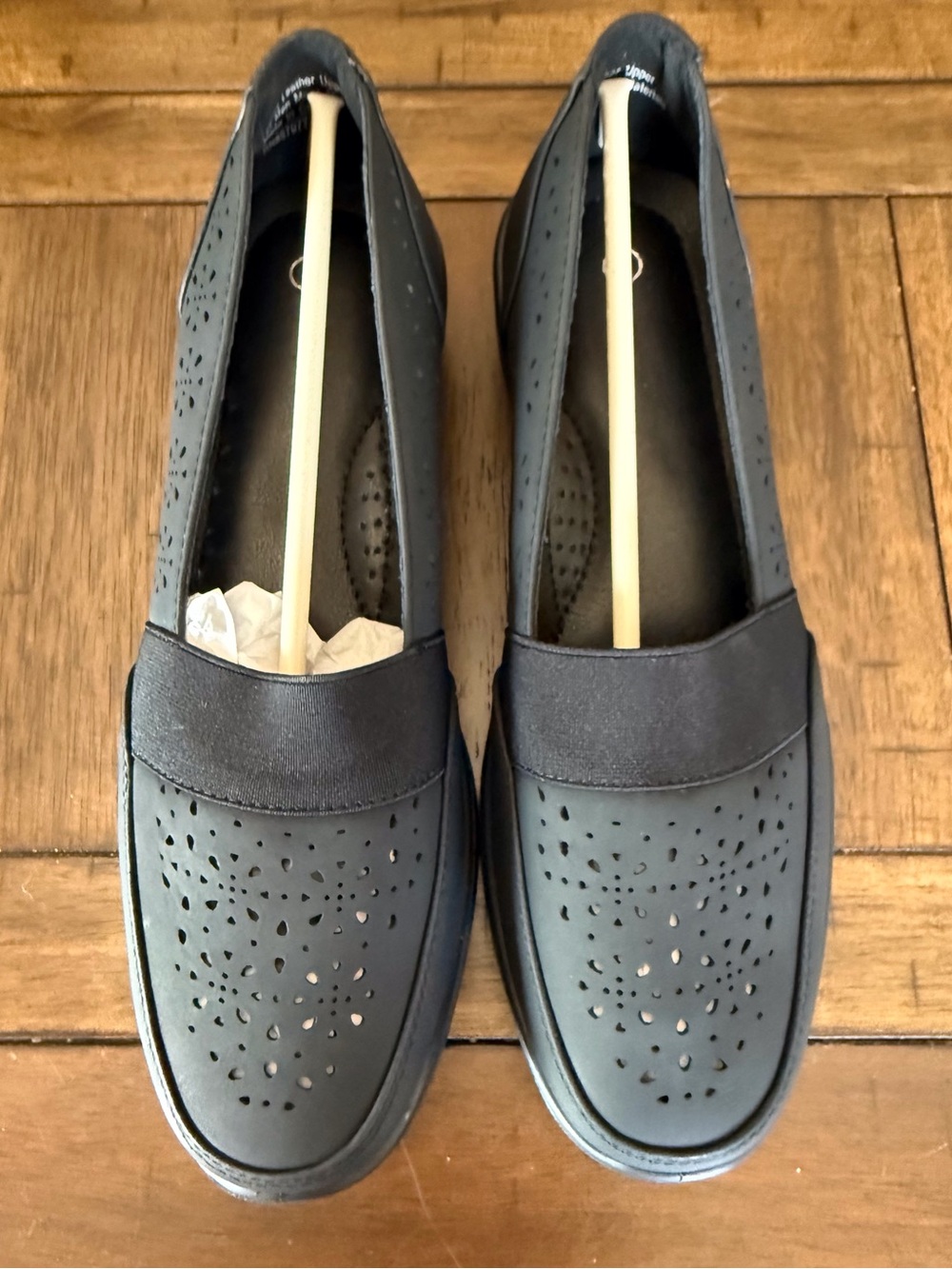 Collections Etc. Black Leather Laser Cut Slip-On Shoes Women’s 8 Normcore